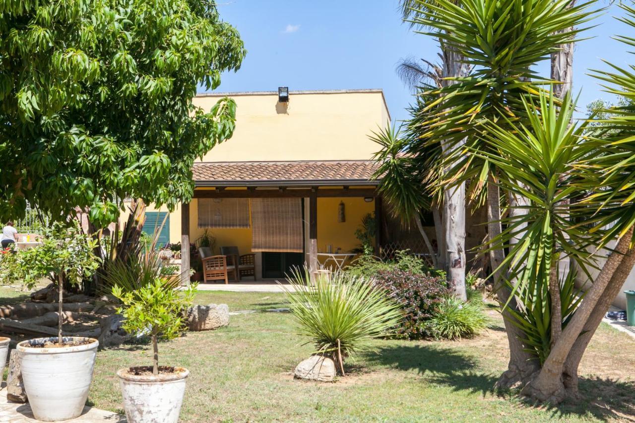 B&B I Tre Ulivi ซาลิเช ซาเลนติโน ภายนอก รูปภาพ
