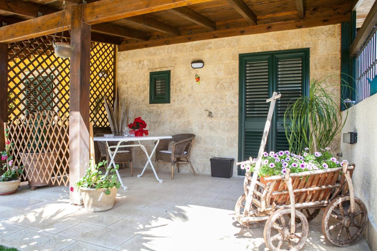 B&B I Tre Ulivi ซาลิเช ซาเลนติโน ภายนอก รูปภาพ