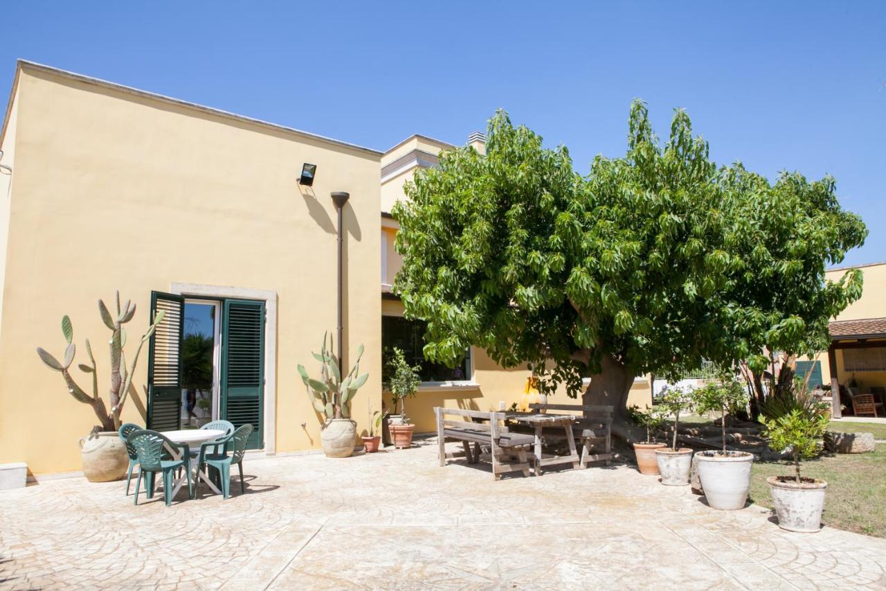 B&B I Tre Ulivi ซาลิเช ซาเลนติโน ภายนอก รูปภาพ
